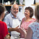 Conoce a solteros en una clase de cocina nocturna